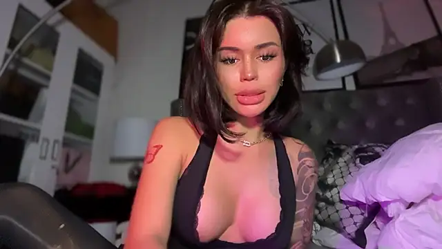 ParisianDoll Webcam Show