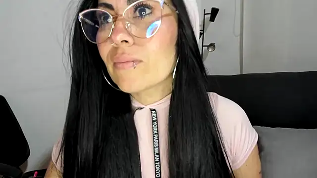 Tania_mature 即時 XXX 聊天