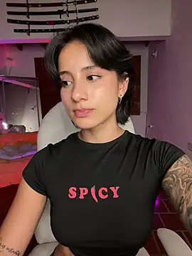 XXX chat uživo modela Ale_Lewis