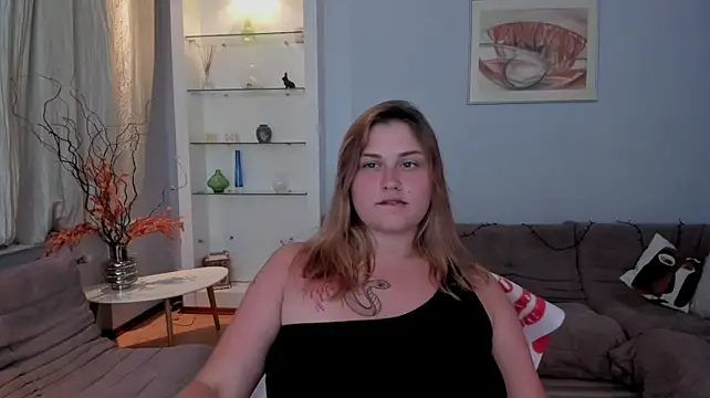 NoraLiin Chat XXX in diretta