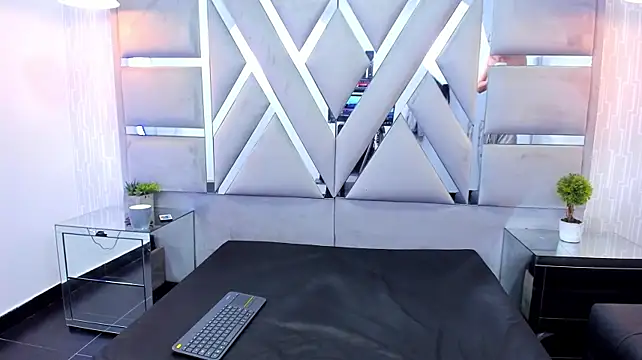 MikeHunteer Live XXX Chat
