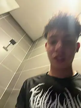 yoursexyjose's Live XXX Chat