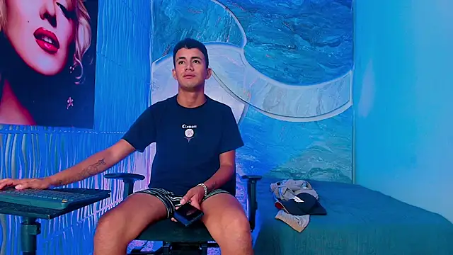 Show modela NIO_KLOUDS_ na web-kameri