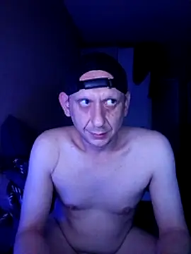 צ'אט XXX בשידור חי של Tom4Womans