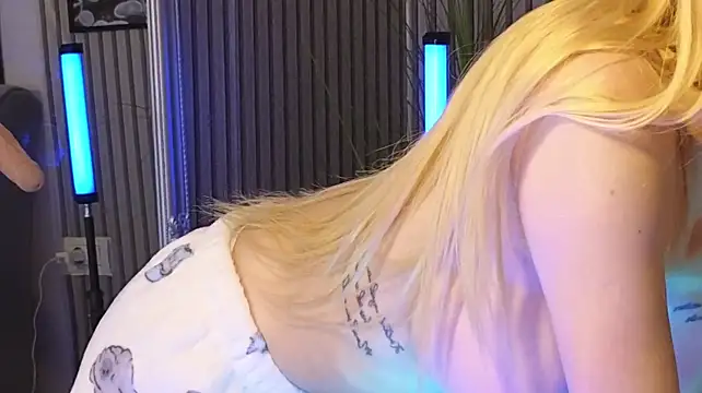 KarmaArms 라이브 XXX 채팅