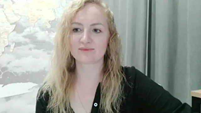 Zaliraa's Live XXX Chat