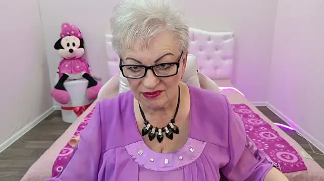 Chat +18 de KayleSmoll ao vivo
