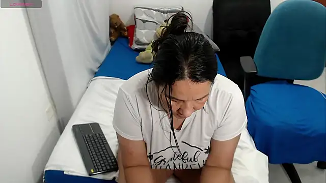 Czat XXX na żywo – LAURA_Foxht