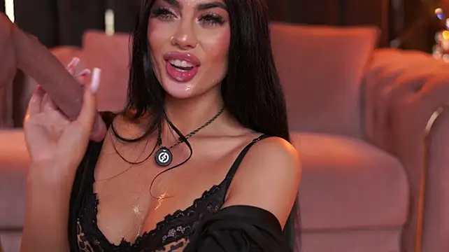 Chat XXX en directo de RavennaDArcy