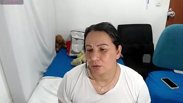 Chat XXX en directo de LAURA_Foxht