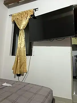 צ'אט XXX בשידור חי של EmmaRoux_