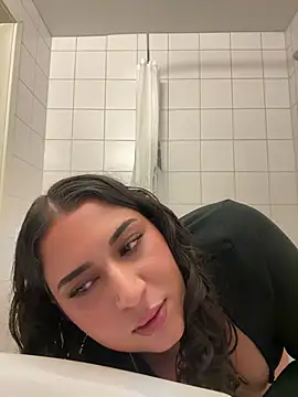 Yasmine-blue 라이브 XXX 채팅