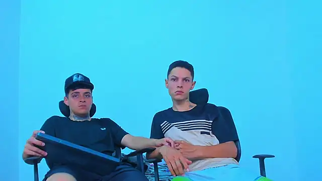 Thomas-Wil Adlı Modelin Canlı XXX Sohbeti