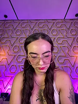 Chatroom XXX en direct de MelanyyJhonson15