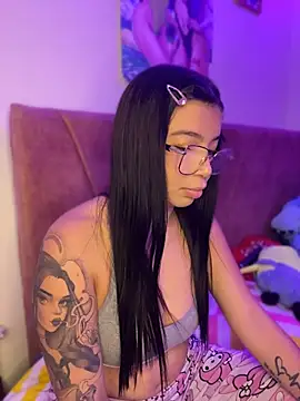 maaddyXXX's Live XXX Chat