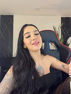 EmmyEvans1 Live XXX-Chat