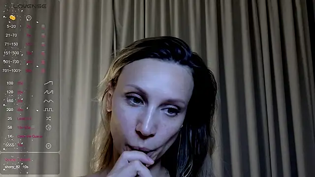 Alice_Wonders Adlı Modelin Canlı XXX Sohbeti