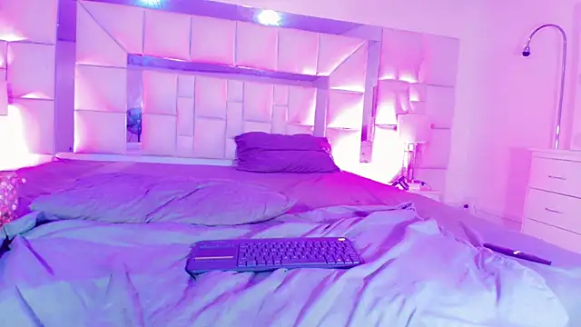 Chat +18 de Britany_montiel ao vivo