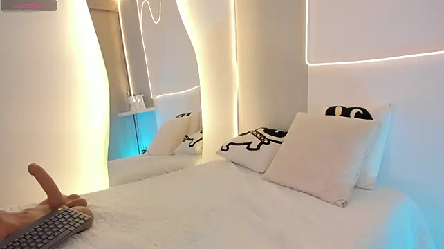 EllieMitchell Adlı Modelin Canlı XXX Sohbeti