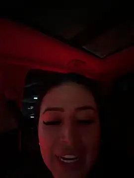 Pokazy przed kamerką – Sara_fun