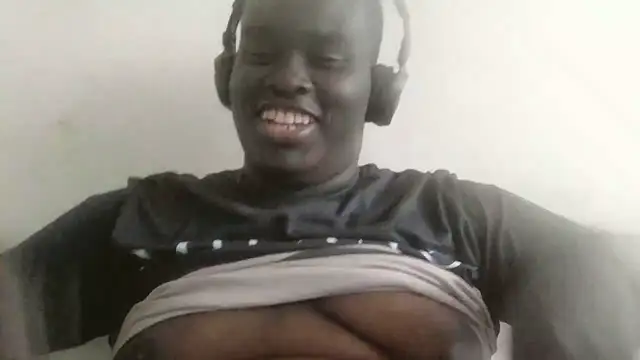 Živý XXX chat KIngAtlasMensah