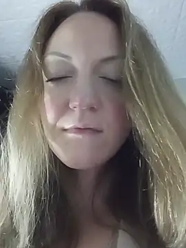 KattyLuuu's Live XXX Chat