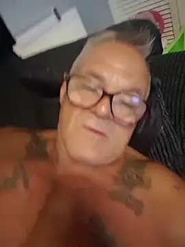 gymrat61 live XXX chat
