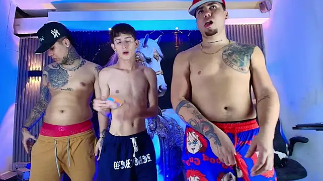 Guys_To_Fuck_hot2's Webcam Show