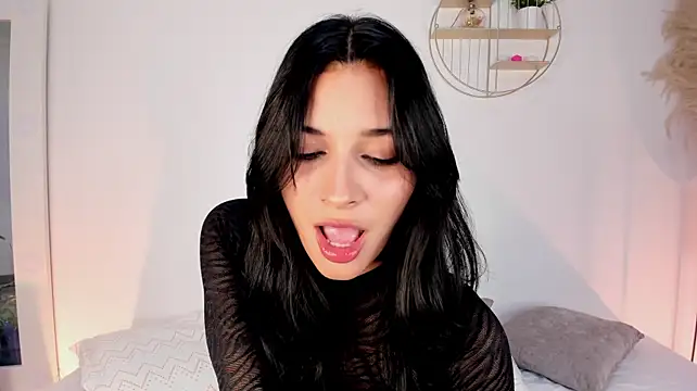 MartinnaGreco Adlı Modelin Canlı XXX Sohbeti