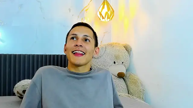 IzanArias Pertunjukan Webcam