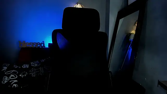 Travisttanner28 Pertunjukan Webcam