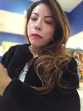 Karen_San_Miguel Pertunjukan Webcam