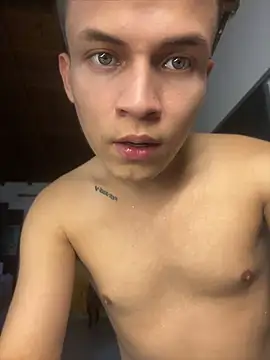 _Leo_Boy Chat XXX live