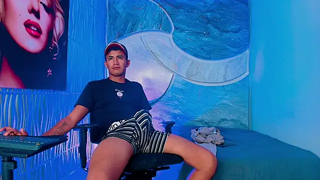 XXX chat uživo modela NIO_KLOUDS_