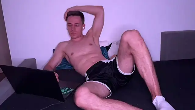 Show modela PolishBoyfriend na web-kameri