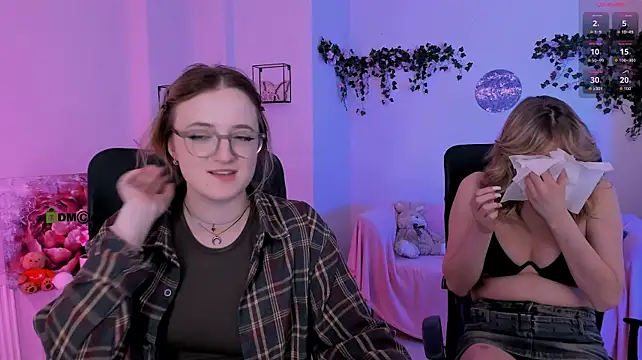 צ'אט XXX בשידור חי של luna_berryy