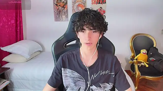 دردشة Nude_Boy18 الجنسية المباشرة