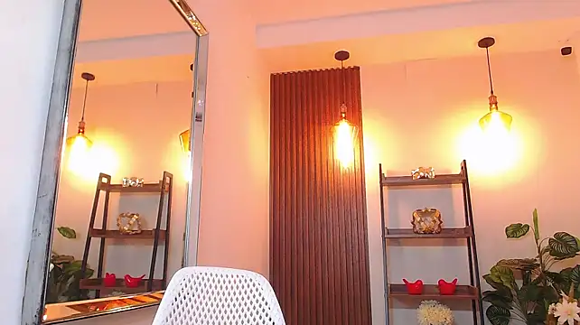 _Lucy_Grey_ Adlı Modelin Canlı XXX Sohbeti