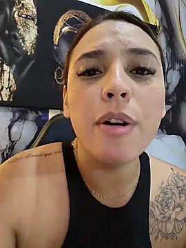 Chatroom XXX en direct de LizzRouse