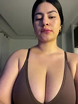 Chatroom XXX en direct de Saanvi21