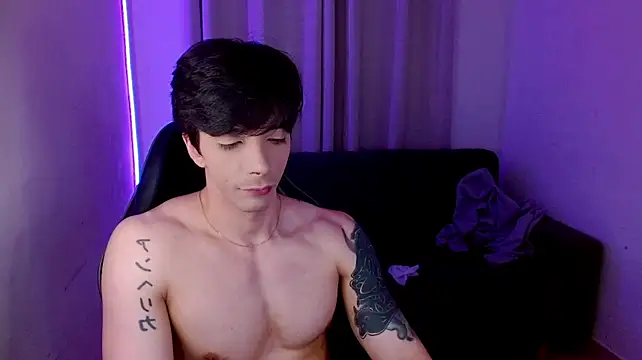 H3ll_B0I Adlı Modelin Canlı XXX Sohbeti