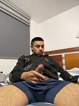 Chatroom XXX en direct de Taylor_DiamondBoy