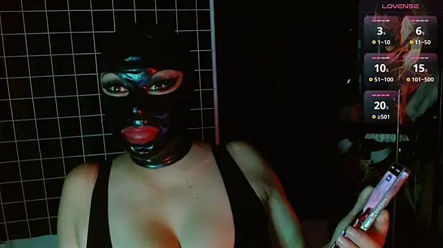 XXX chat uživo modela LatexDevil_Blondie