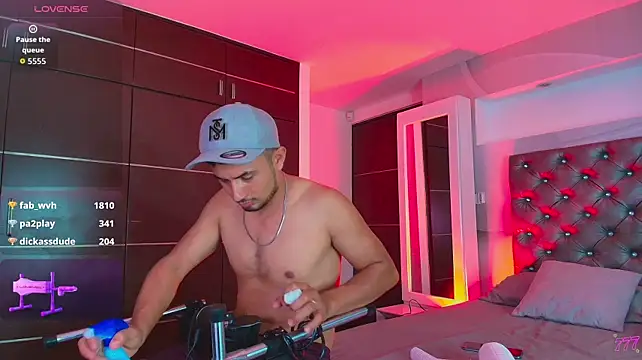 צ'אט XXX בשידור חי של Valentiinoss