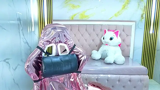 clara_evanss_s' Live XXX Chat