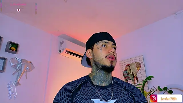 JordanSmiith_ Adlı Modelin Canlı XXX Sohbeti