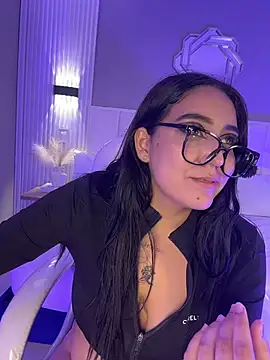 Chat +18 de KatlynRous ao vivo