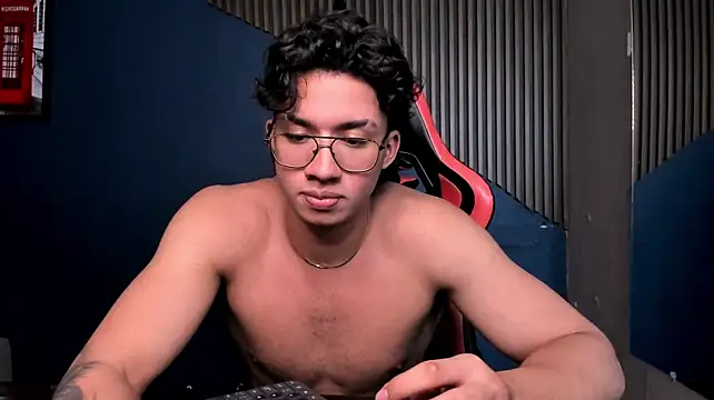 Axxel_Muscle élő XXX-chatje