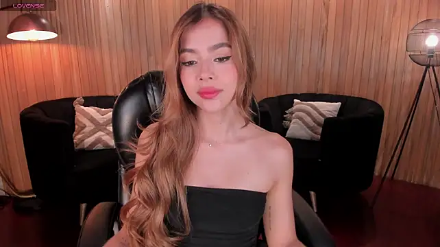 AmyDavis_ Adlı Modelin Canlı XXX Sohbeti
