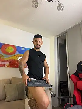 Ezzio_Scolaro Pertunjukan Webcam